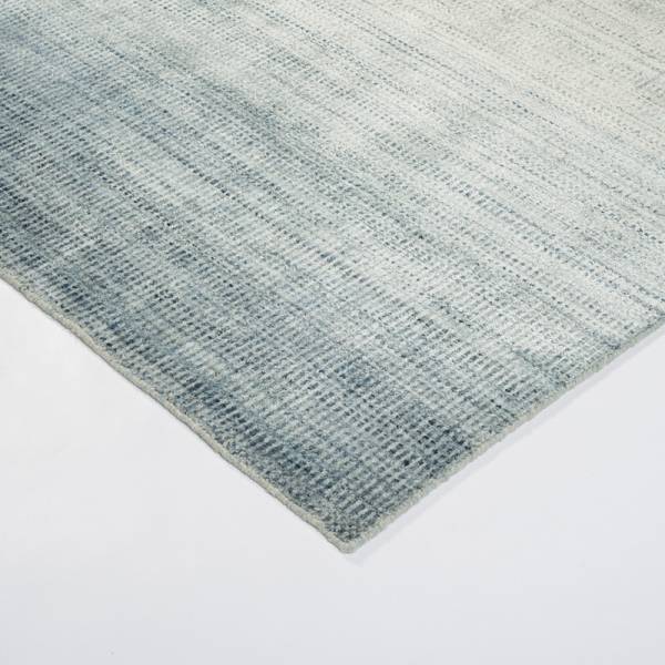 Detailaufnahme Vintageteppich Farbverlauf in blau von heineking24
